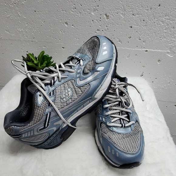 Sketchers shape ups 9.5 - Picture 1 of 8